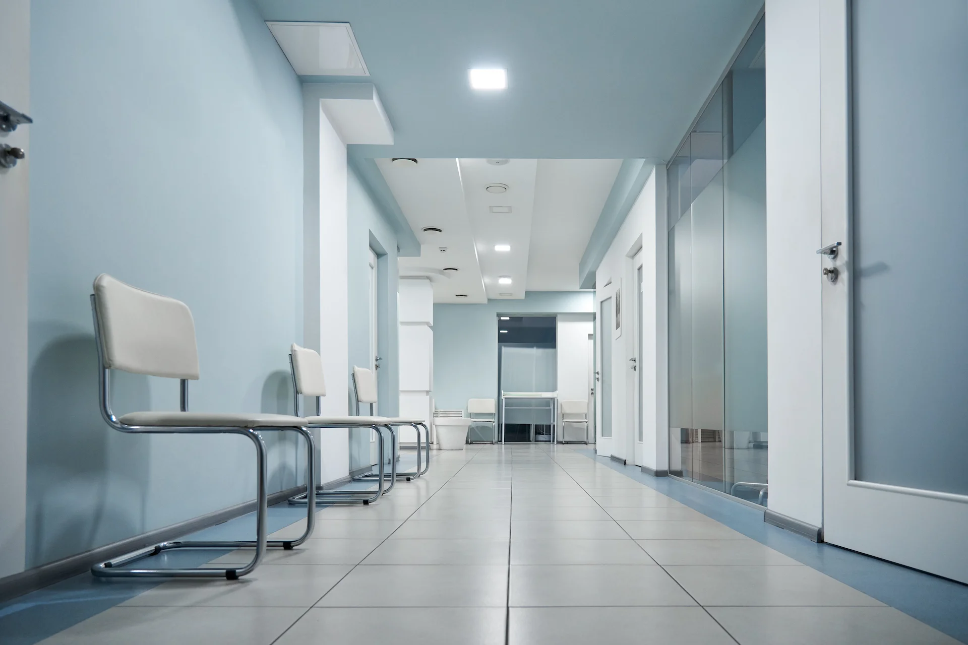 empty-modern-hospital-corridor-clinic-hallway-int-2026-03-18-16-03-11-utc